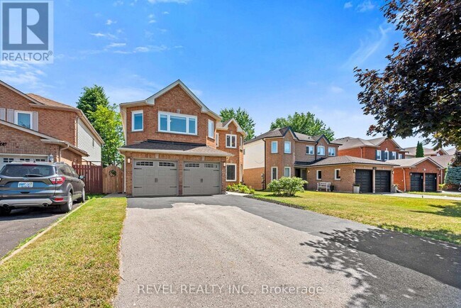 1005 Sandcliff Dr in Oshawa, ON - Building Photo - Building Photo