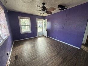 614 W 8th Ave in Hutchinson, KS - Building Photo - Building Photo