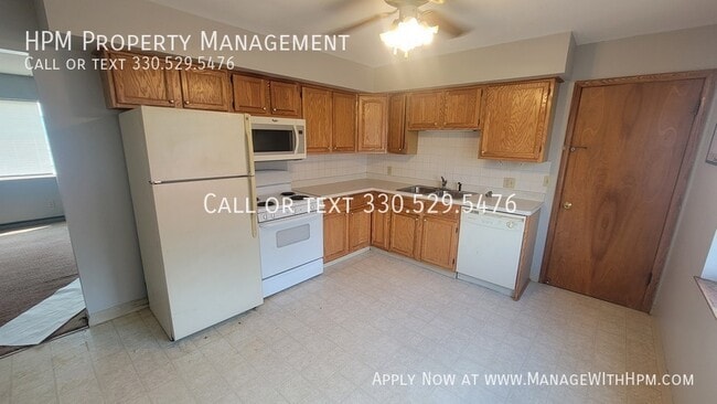 2055 Quayle Dr in Akron, OH - Building Photo - Building Photo