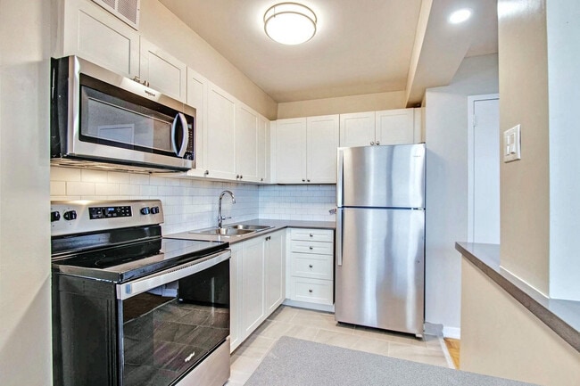 225 Van Horne Apartments