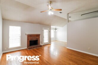 9309 Garden Woods Cove in Memphis, TN - Foto de edificio - Building Photo