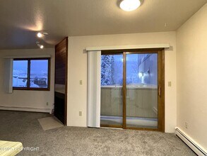 3570 W Dimond Blvd in Anchorage, AK - Building Photo - Building Photo