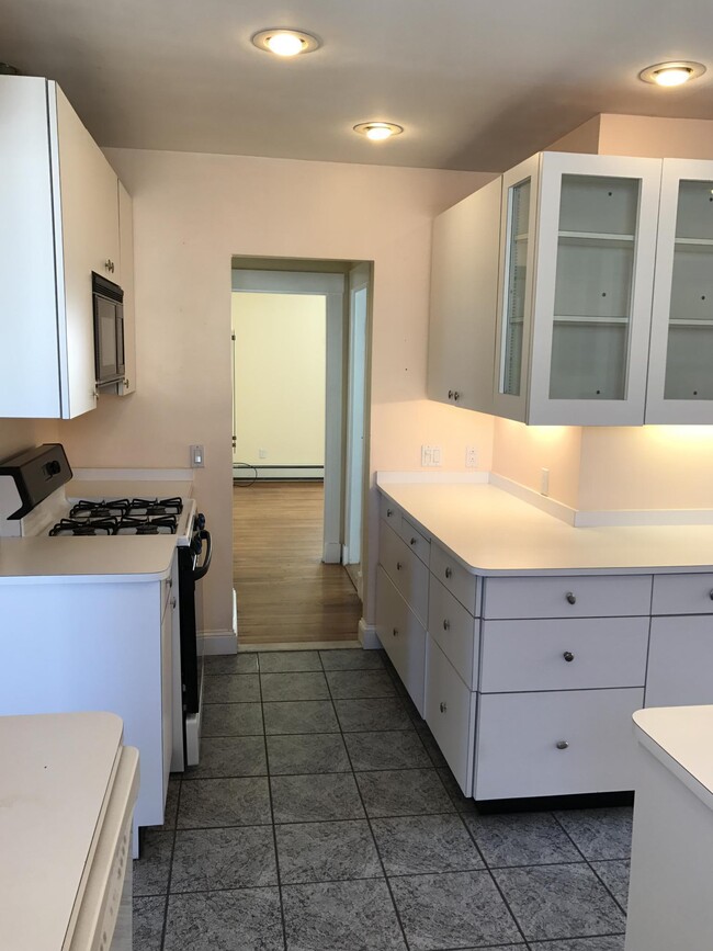 94 Heath St, Unit 941 in Somerville, MA - Building Photo - Building Photo