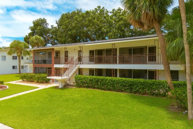 2348 Shelley St in Clearwater, FL - Foto de edificio - Building Photo