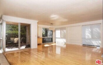 318 N Maple Dr-Unit -C106 in Beverly Hills, CA - Foto de edificio - Building Photo