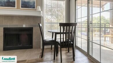 6000 Randolph Blvd, Unit 222 in San Antonio, TX - Foto de edificio - Building Photo