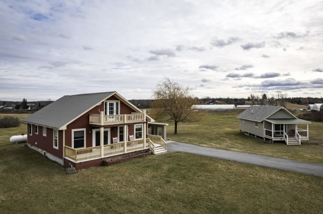 16820 May Irwin Rd in Clayton, NY - Building Photo