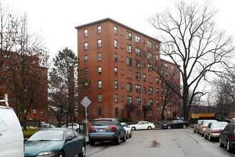 Bromley-Heath in Jamaica Plain, MA - Foto de edificio - Building Photo