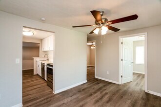 4139 26th St N in St. Petersburg, FL - Foto de edificio - Building Photo