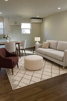 636 E 87th St in Los Angeles, CA - Building Photo