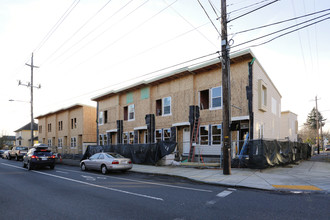 Axis PDX in Portland, OR - Foto de edificio - Building Photo