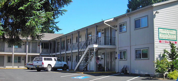 Francis Street Apartments in Portland, OR - Building Photo