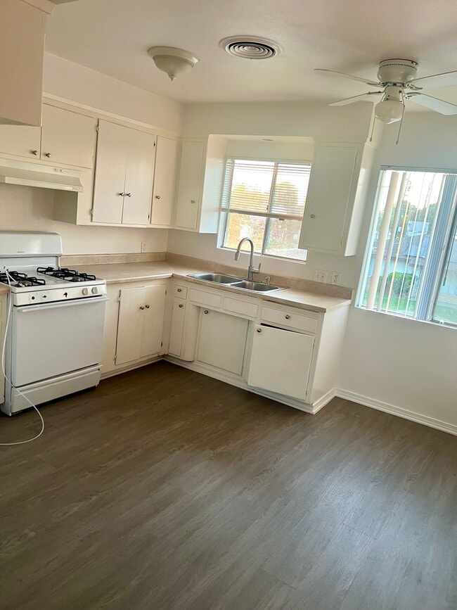 2501 Bishop Dr, Unit 6