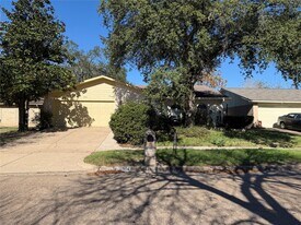 16914 Clan MacGregor Dr in Houston, TX - Building Photo