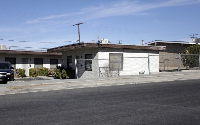 531 W Buena Vista St in Barstow, CA - Building Photo - Building Photo