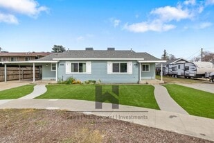 656 E King Ave in Tulare, CA - Building Photo