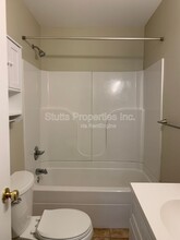 900 W Montgomery Ave in Sheffield, AL - Foto de edificio - Building Photo