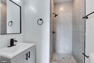 3842 Fairmount Ave in Philadelphia, PA - Building Photo - Building Photo