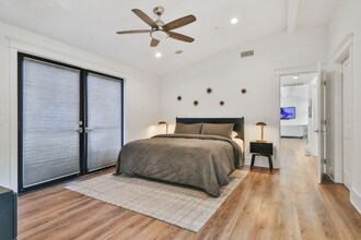 306 Rimrock Rd in Thousand Oaks, CA - Building Photo - Building Photo