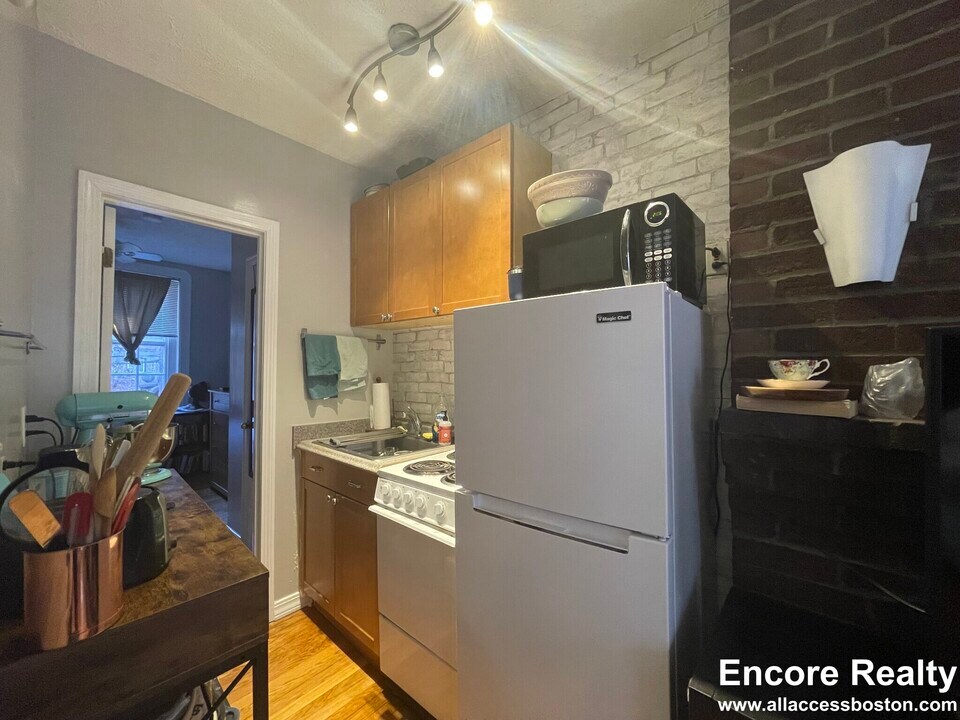 41 Anderson St, Unit 1-1 in Boston, MA - Building Photo