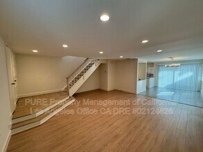 2330 Oak St in Santa Monica, CA - Building Photo - Building Photo