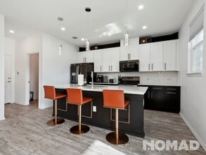 625 Weizenbock Ln in Austin, TX - Foto de edificio - Building Photo