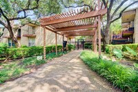 5924 Birchbrook Dr in Dallas, TX - Building Photo - Building Photo