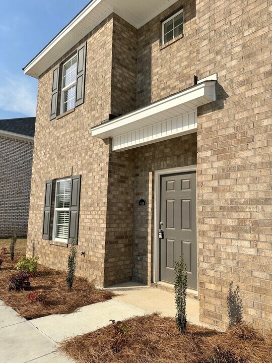 459 3rd Loop Rd in Florence, SC - Building Photo