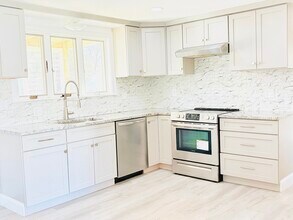 53 Gale Rd in Weymouth, MA - Building Photo - Building Photo