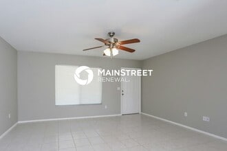 4691 McKibben Dr in North Port, FL - Foto de edificio - Building Photo