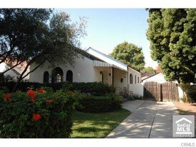 3735 Cerritos Ave in Long Beach, CA - Building Photo