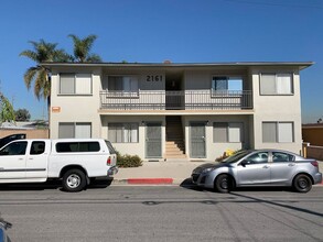 2161 253rd Pl. in Lomita, CA - Foto de edificio - Building Photo