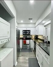 3152 Anchorway Ct, Unit F in Falls Church, VA - Foto de edificio - Building Photo