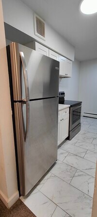 605 N Wolf Rd photo'