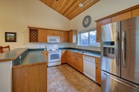 313 Firelight Dr in Big Sky, MT - Foto de edificio - Building Photo