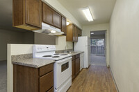 Raleigh Firs in Portland, OR - Building Photo - Interior Photo