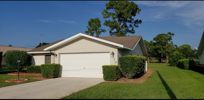 2010 Mulligan Rd in Sebring, FL - Foto de edificio - Building Photo