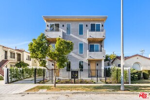 5225 20th St in Los Angeles, CA - Building Photo