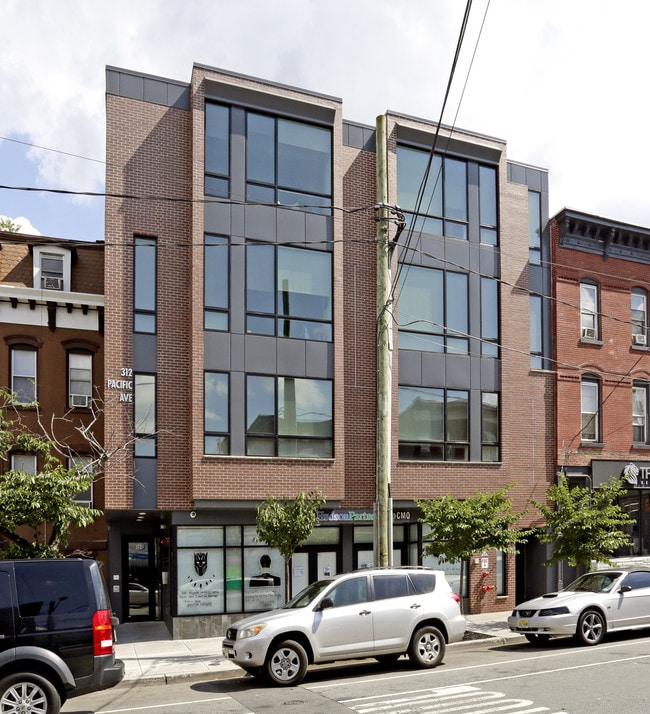 312 Pacific Ave in Jersey City, NJ - Building Photo - Building Photo