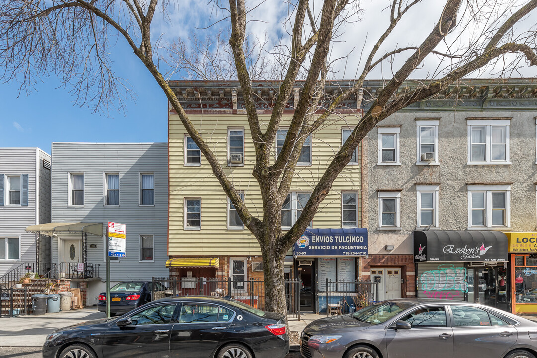 3093 41st St in Astoria, NY - Building Photo