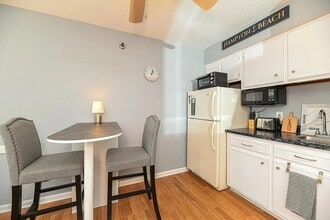 32 Ashworth Ave in Hampton, NH - Building Photo - Building Photo