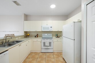 3952 SW 157th Ave, Unit 221 # UPDATED NICE in Miramar, FL - Building Photo - Building Photo