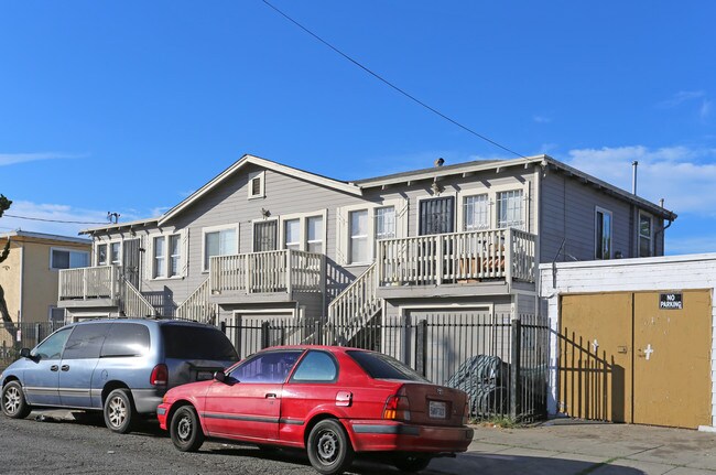 9415-9421 Peach St in Oakland, CA - Building Photo - Building Photo