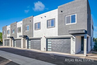 3010 E Yale St in Phoenix, AZ - Foto de edificio - Building Photo