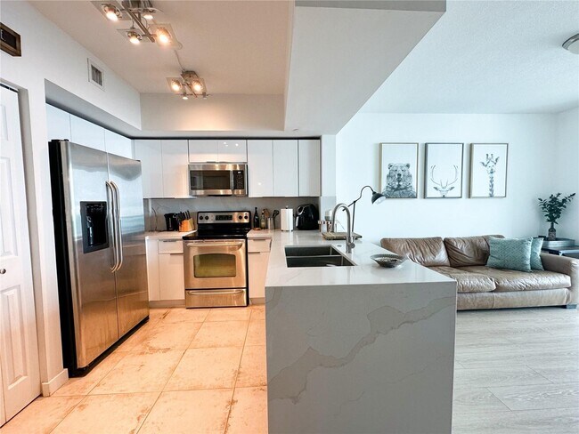 1723 SW 2nd Ave, Unit 1005 in Miami, FL - Building Photo - Building Photo