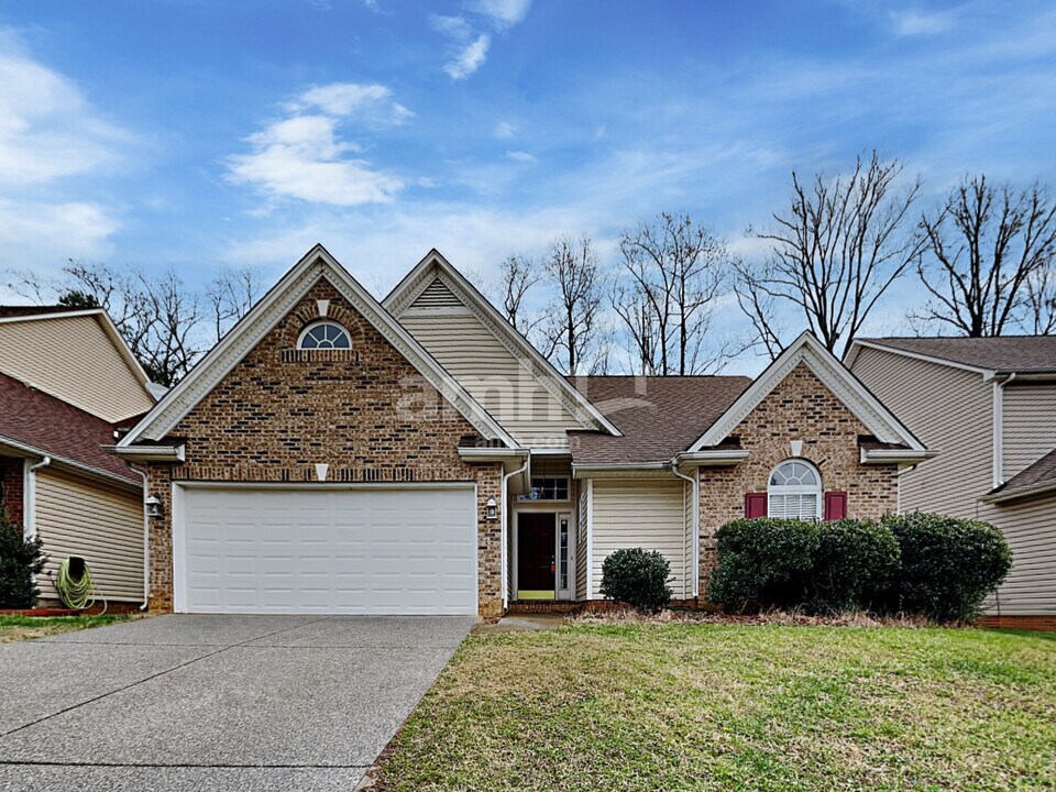 6902 Brachnell View Dr in Charlotte, NC - Foto de edificio