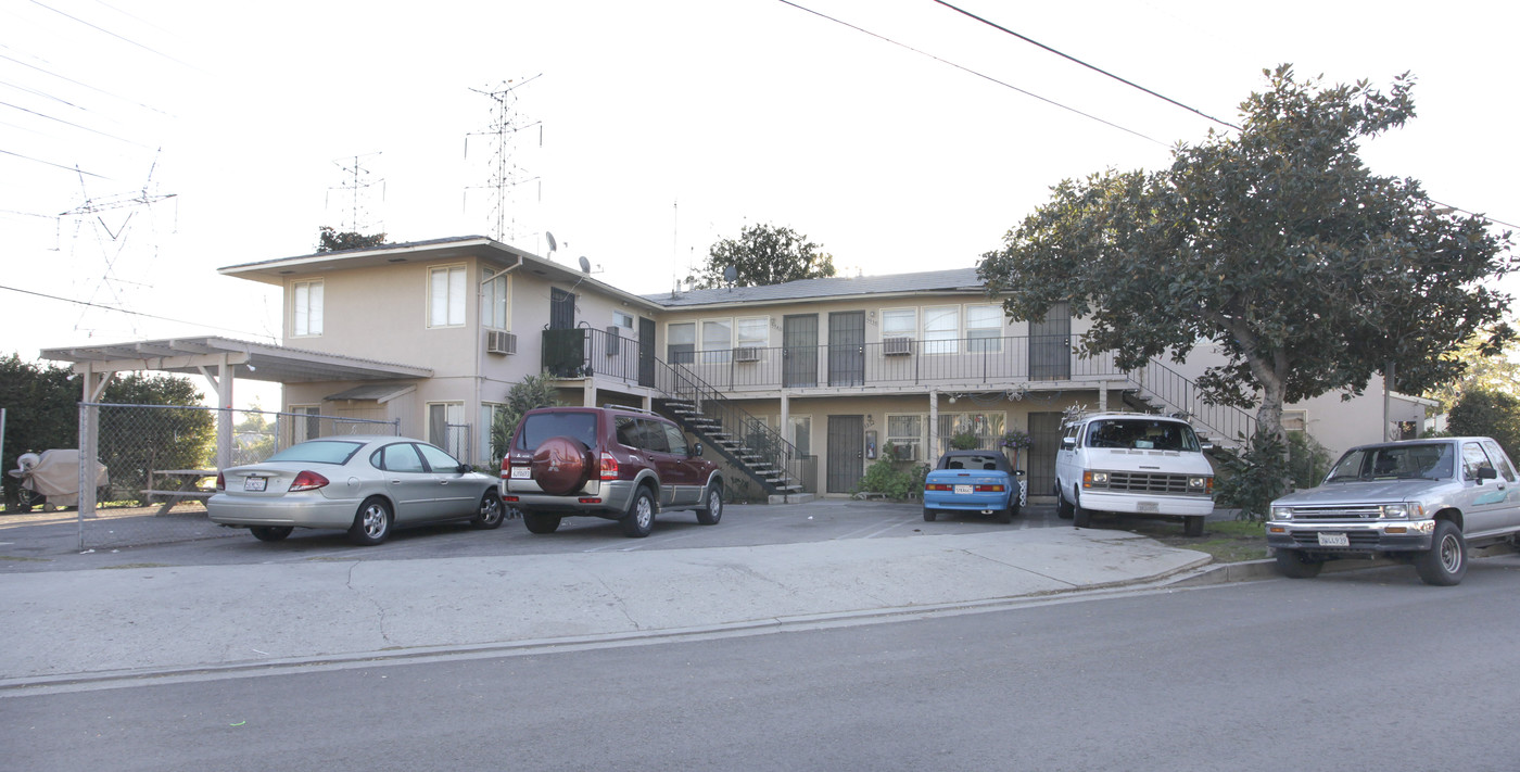 5930-5944 Riverton Ave in North Hollywood, CA - Building Photo