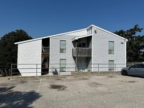 1732 Tanner Bridge Rd in Jefferson City, MO - Building Photo - Building Photo