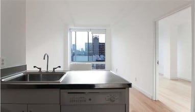 19 St Marks Pl-Unit -#C5 in New York, NY - Building Photo - Building Photo