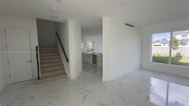 3523 Forest View Cir in Fort Lauderdale, FL - Building Photo - Building Photo